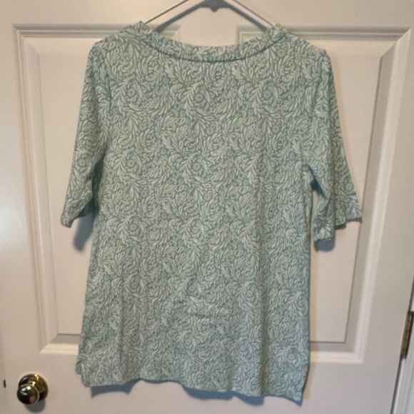 Croft & Barrow T-shirt with Elbow Length Sleeves; Size M - Picture 2 of 4